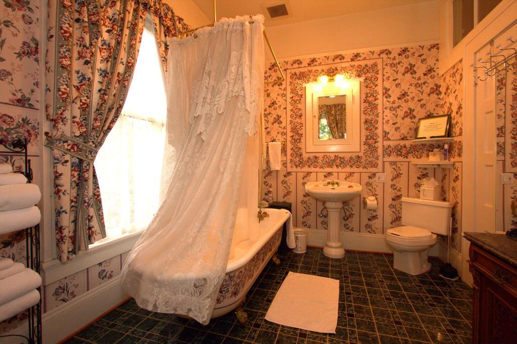 Lion And The Rose Victorian Guest House Portland Exterior foto