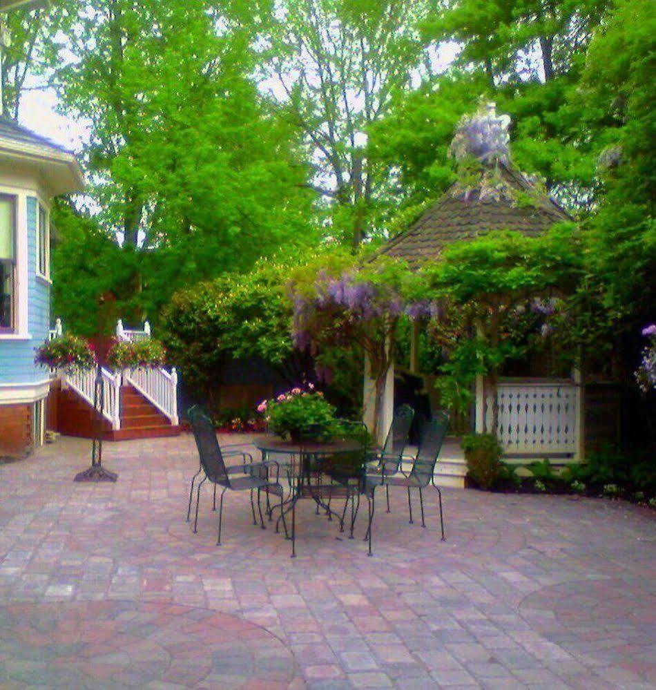 Lion And The Rose Victorian Guest House Portland Exterior foto